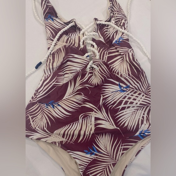 NWT Tavik Monahan One Piece Swimsuit, Size L - Picture 6 of 8